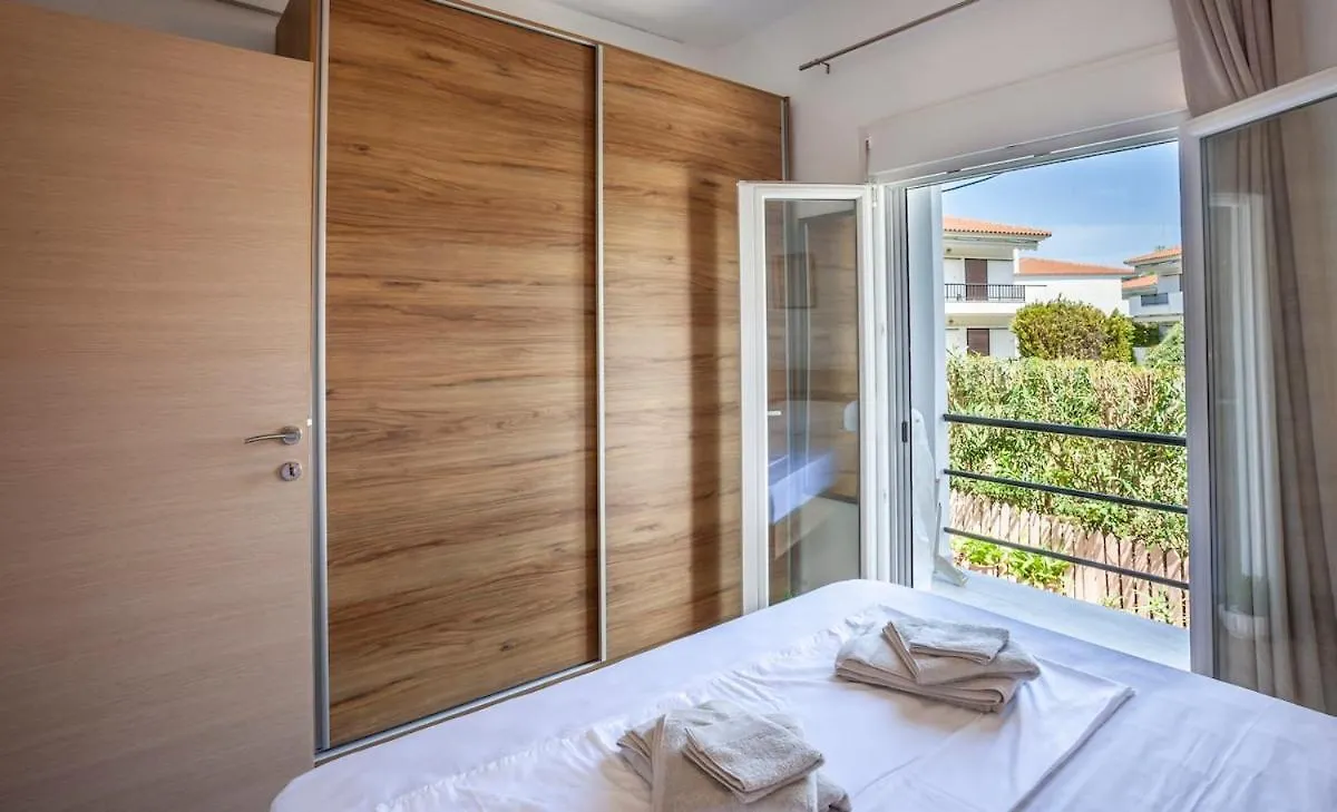 Sunkissed Beachfront Holiday Home Скала-Фуркас 0*,  Греция