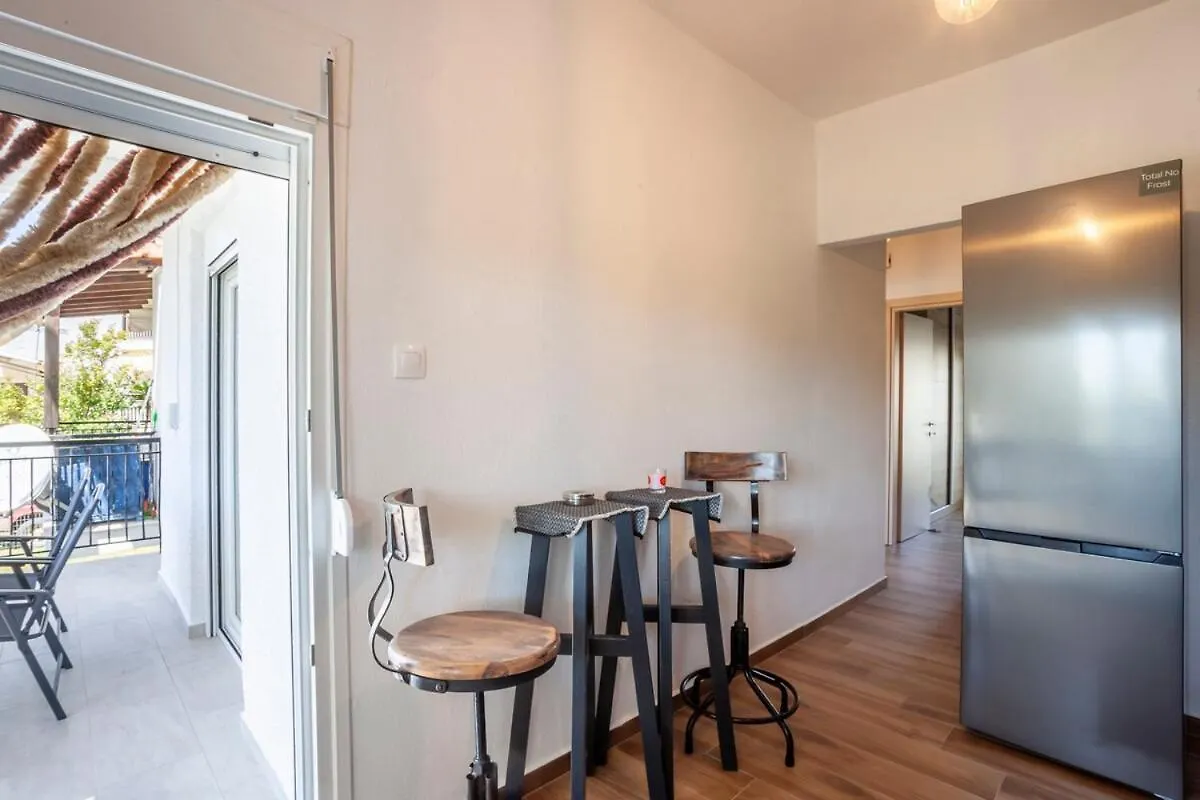 Sunkissed Beachfront Holiday Home Скала-Фуркас