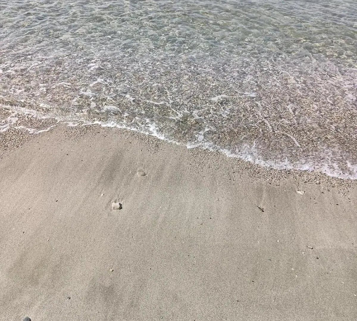 Sunkissed Beachfront Holiday Home Скала-Фуркас